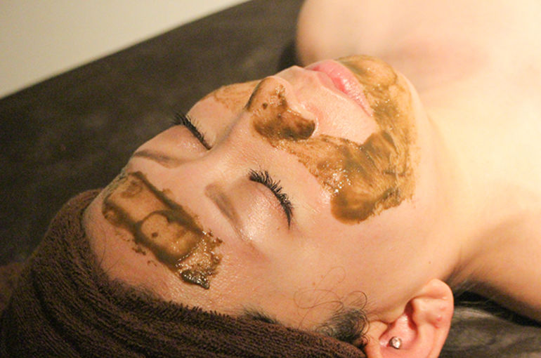 おススメ毛穴ケア ハーブピーリング Amourではサロンからの最新のお知らせをブログからも発信しております